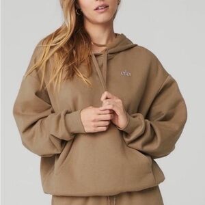 Alo Accolade Hoodie Size L, color is gravel